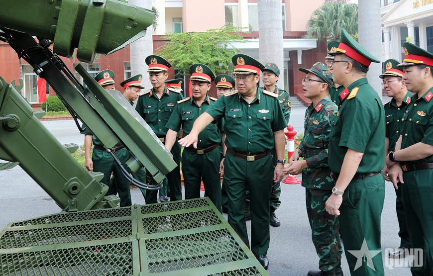 Khẩn trương hoàn thiện, nghiệm thu pháo tự hành PTH-152, PTH-130